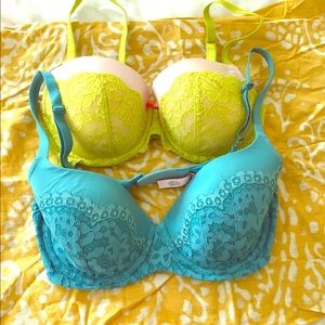 32DD Victoria’s Secret bra x2